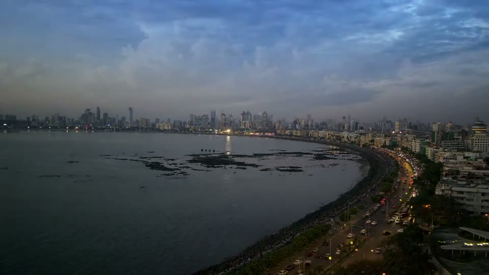 Marine Drive and the Mumbai skyline at dusk
